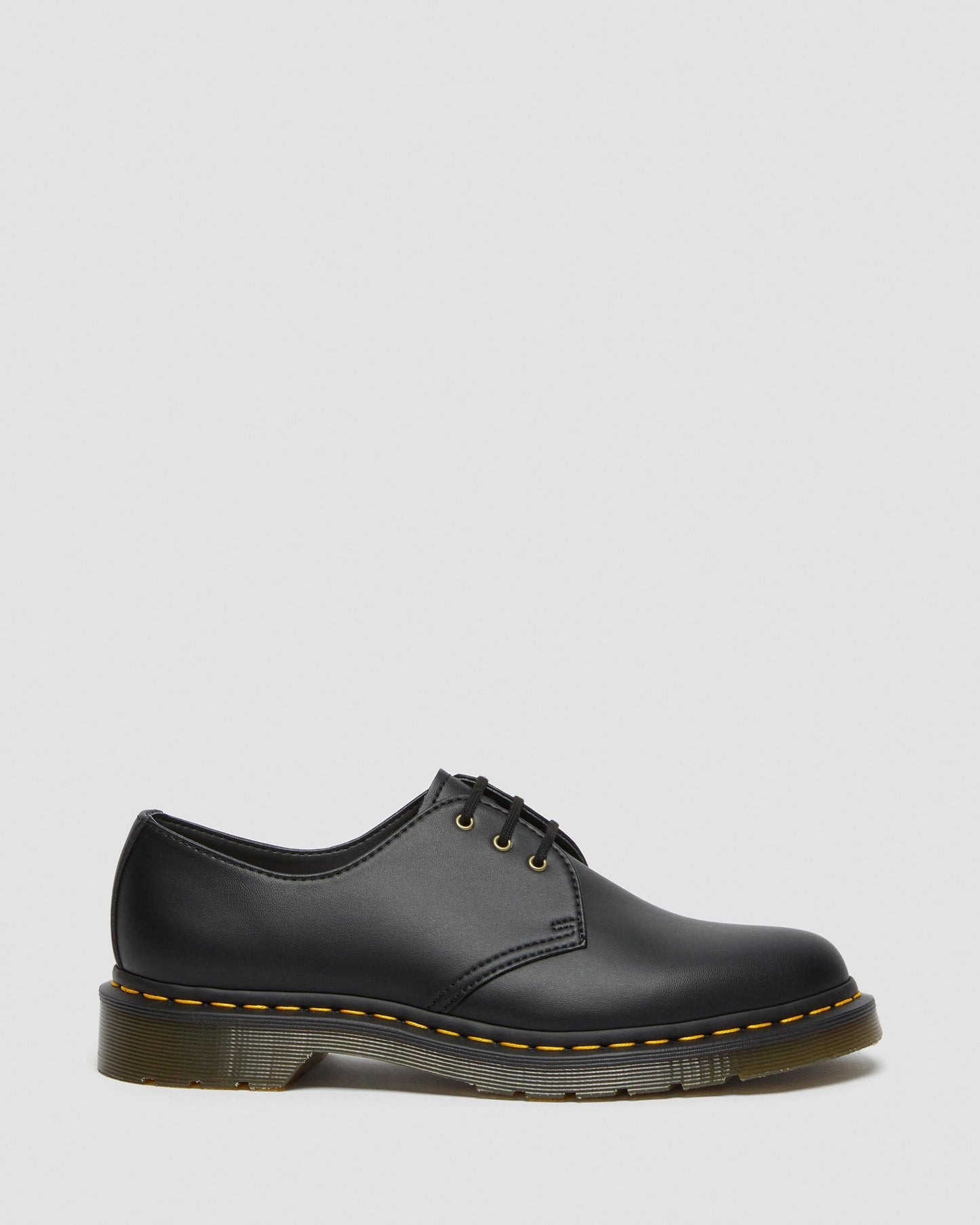 https://cdn.media.amplience.net/i/drmartens/14046001.87.jpg