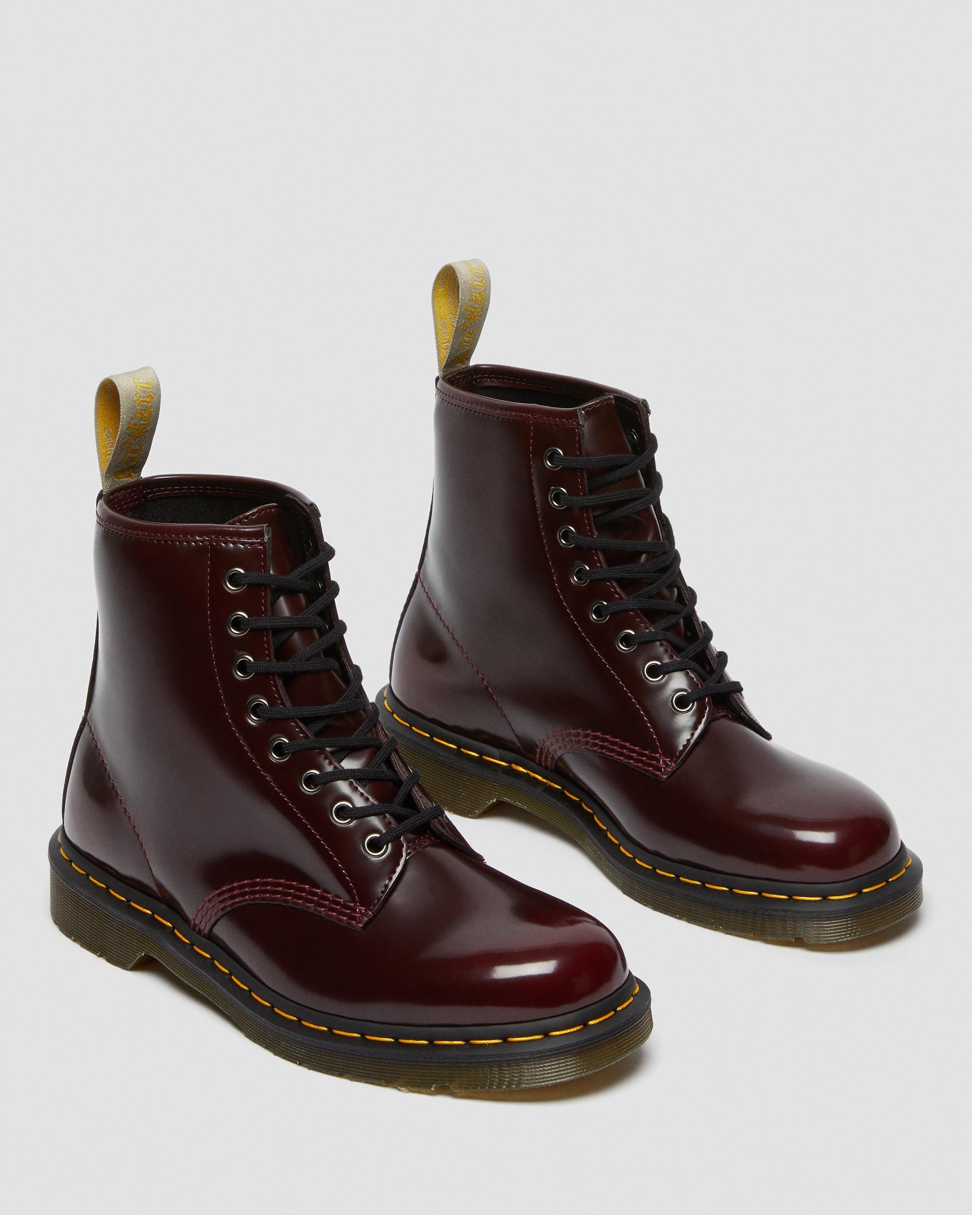 https://cdn.media.amplience.net/i/drmartens/23756600.83.jpg