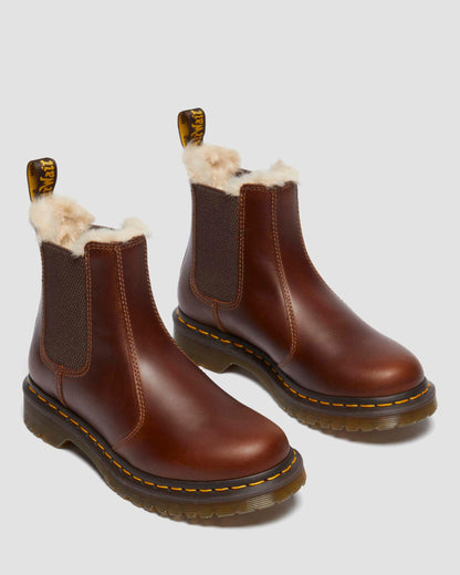 https://cdn.media.amplience.net/i/drmartens/23898243.84.jpg