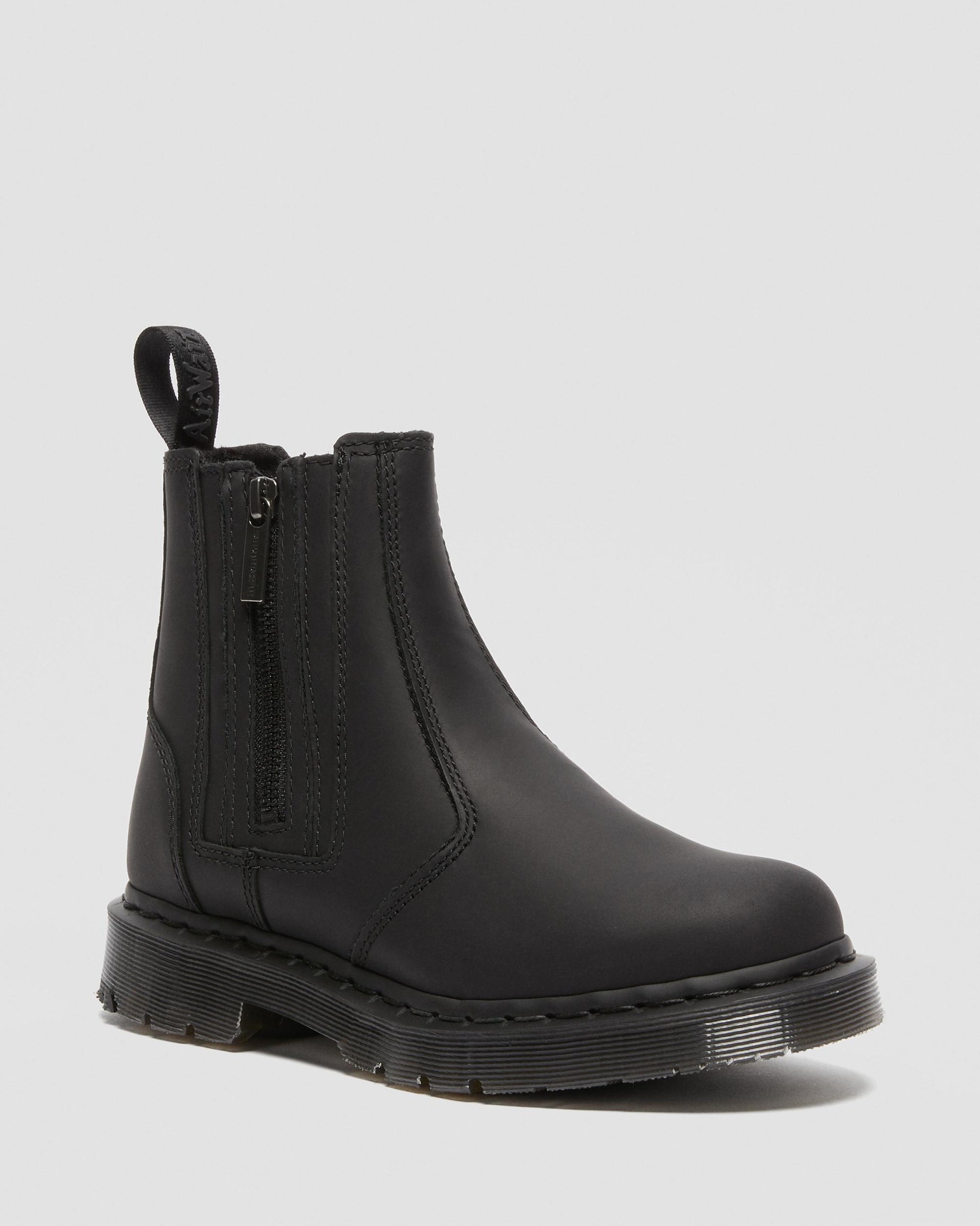 https://cdn.media.amplience.net/i/drmartens/24016001.80.jpg