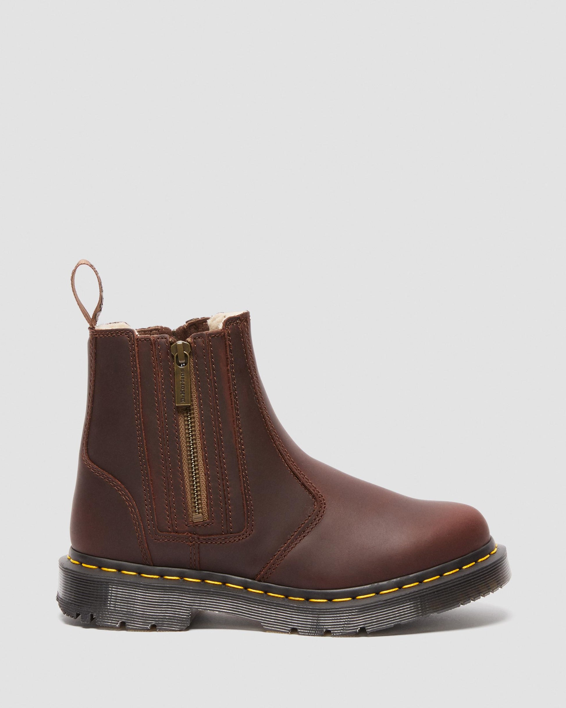 https://cdn.media.amplience.net/i/drmartens/24017201.86.jpg