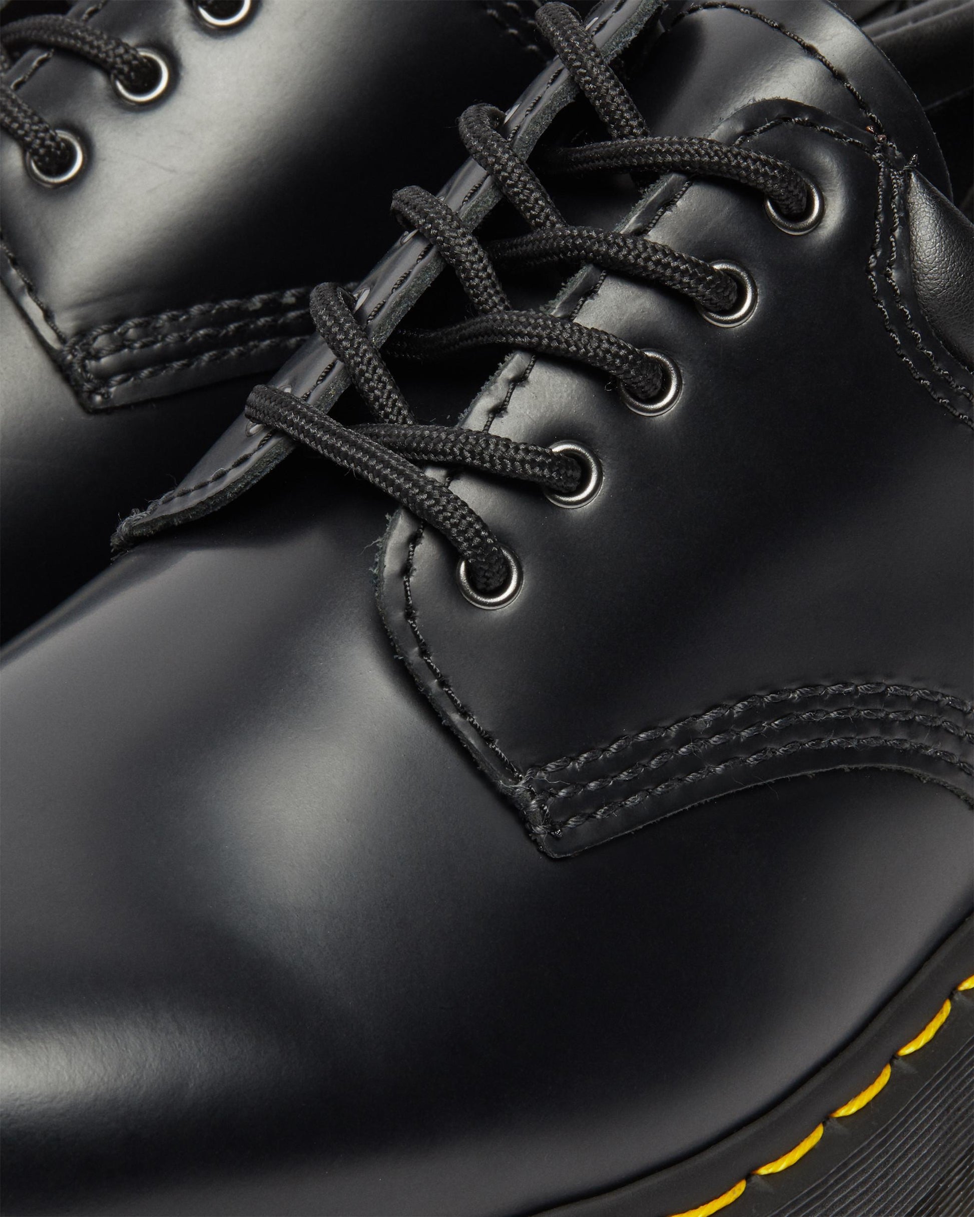 https://cdn.media.amplience.net/i/drmartens/24690001.82.jpg