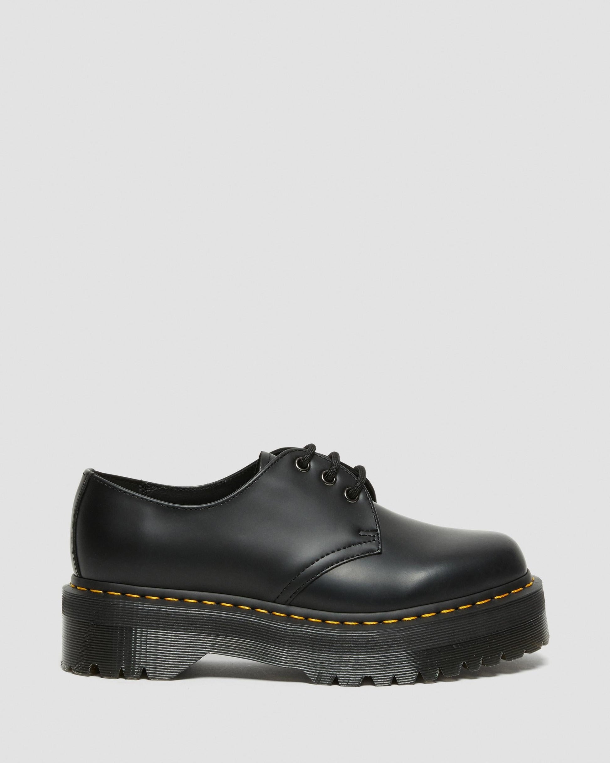 https://cdn.media.amplience.net/i/drmartens/25567001.85.jpg