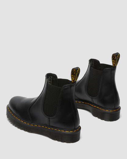 https://cdn.media.amplience.net/i/drmartens/26205001.85.jpg