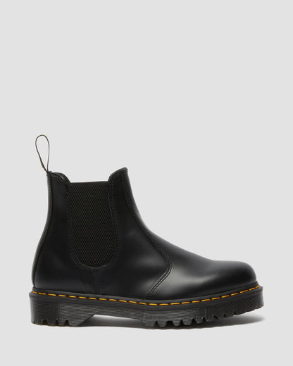 https://cdn.media.amplience.net/i/drmartens/26205001.86.jpg