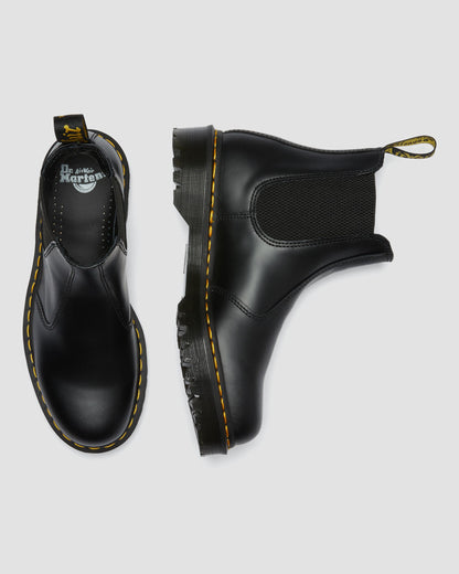 https://cdn.media.amplience.net/i/drmartens/26205001.89.jpg