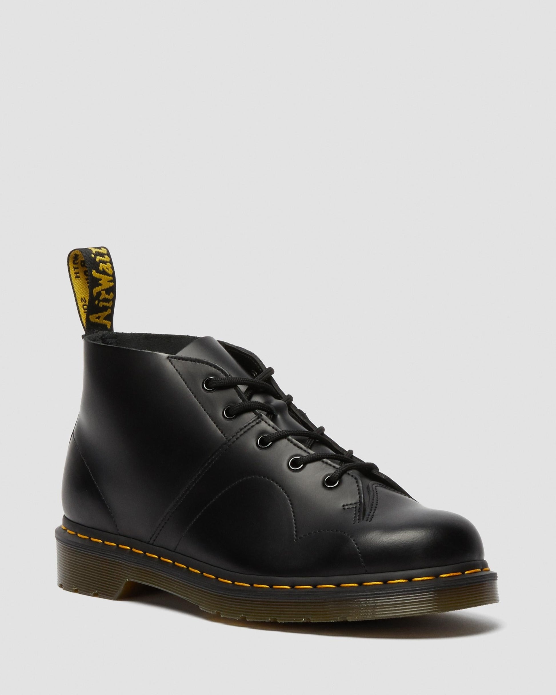 https://cdn.media.amplience.net/i/drmartens/26256001.80.jpg