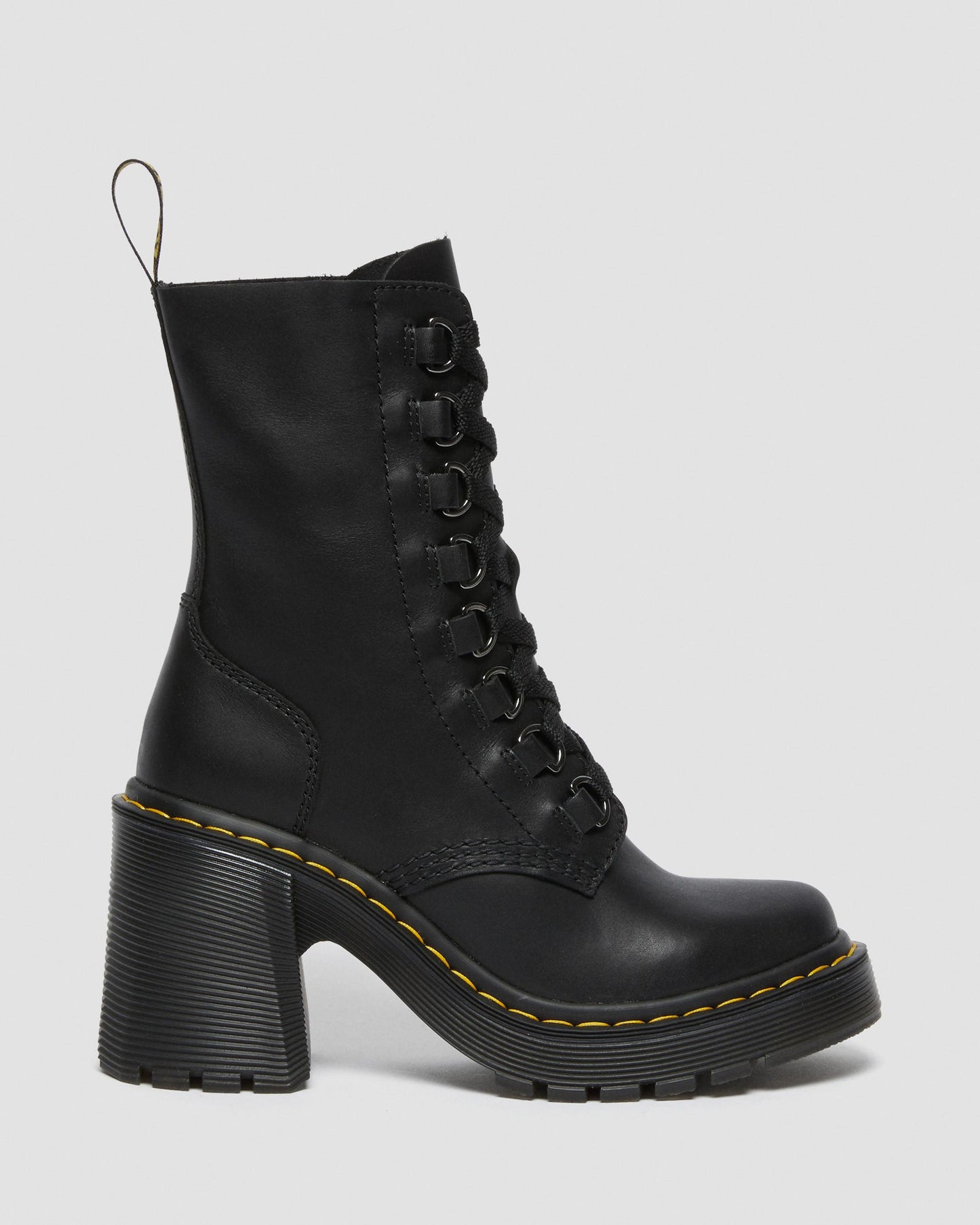 https://cdn.media.amplience.net/i/drmartens/26701001.86.jpg
