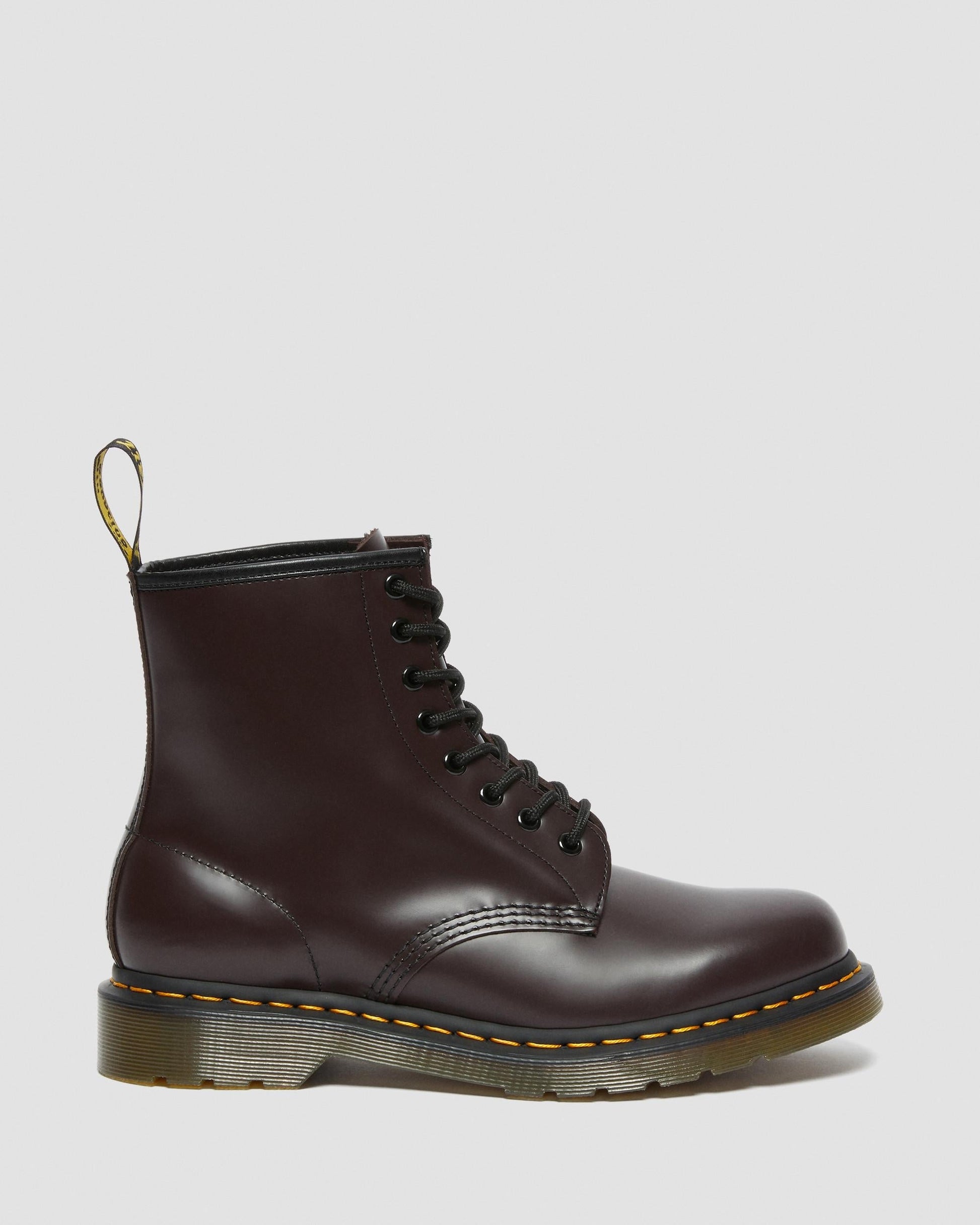https://cdn.media.amplience.net/i/drmartens/27277626.85.jpg