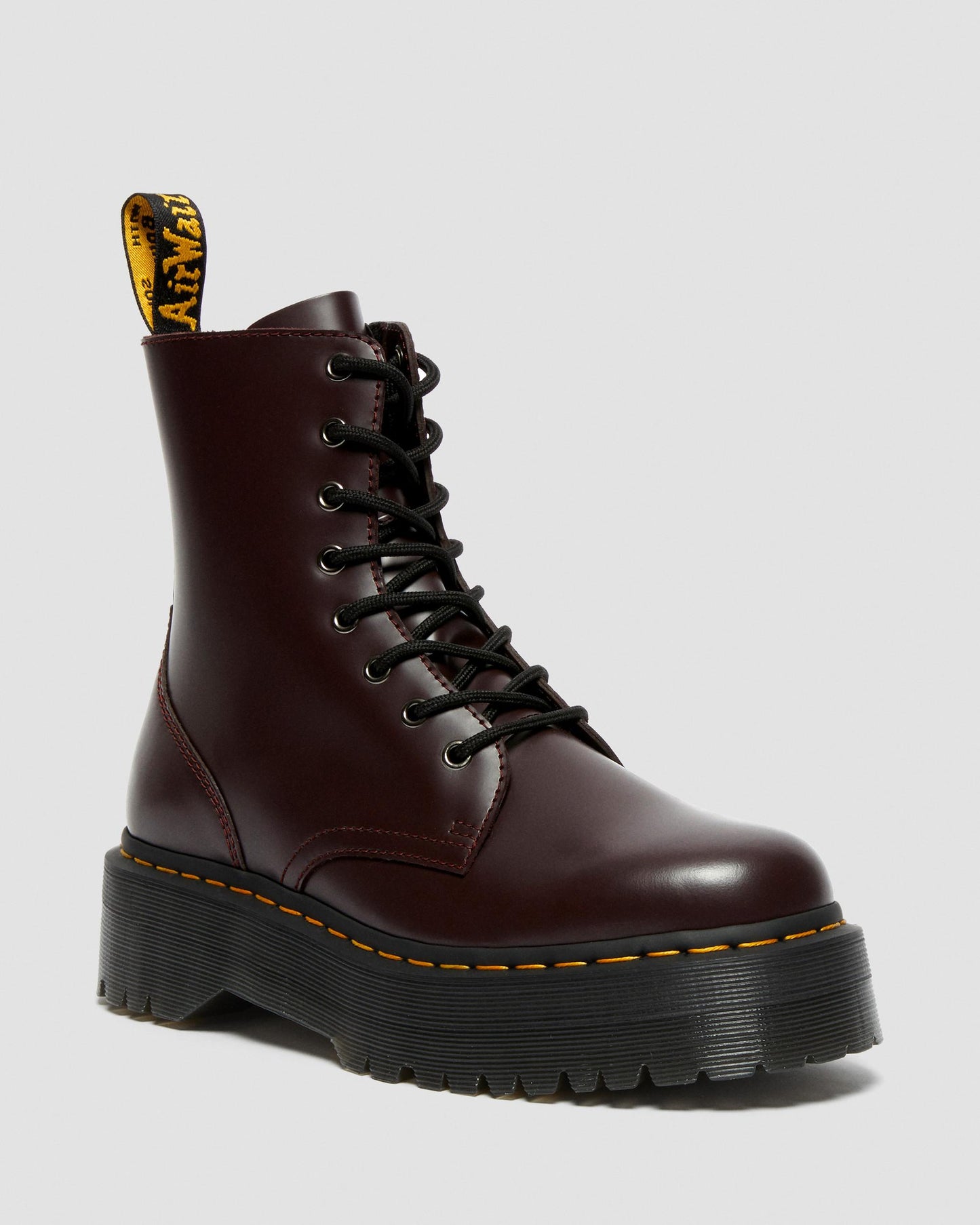 https://cdn.media.amplience.net/i/drmartens/27311626.80.jpg