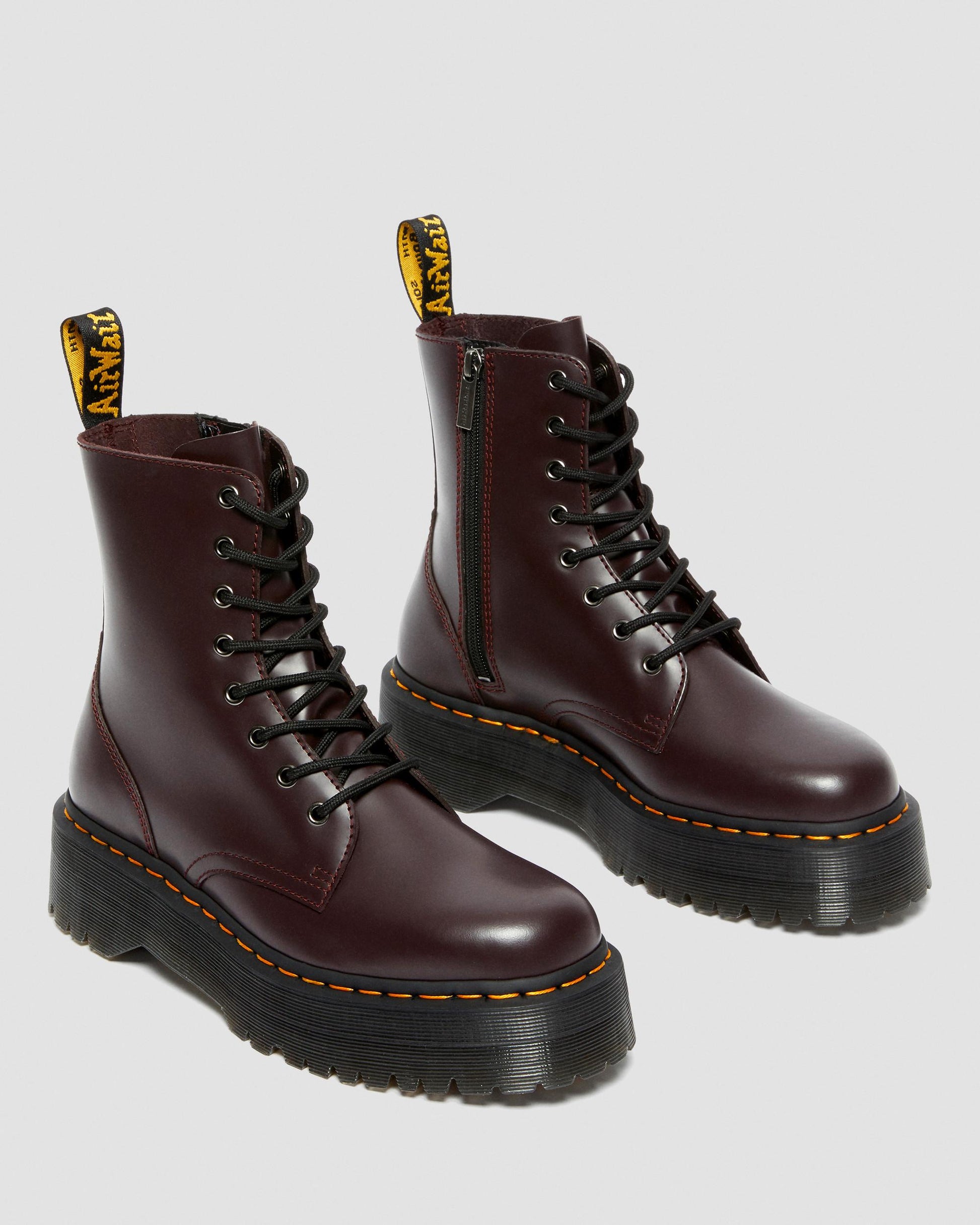 https://cdn.media.amplience.net/i/drmartens/27311626.83.jpg