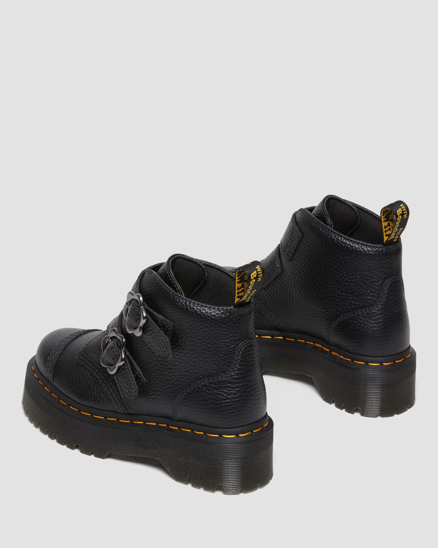 https://cdn.media.amplience.net/i/drmartens/27642001.84.jpg
