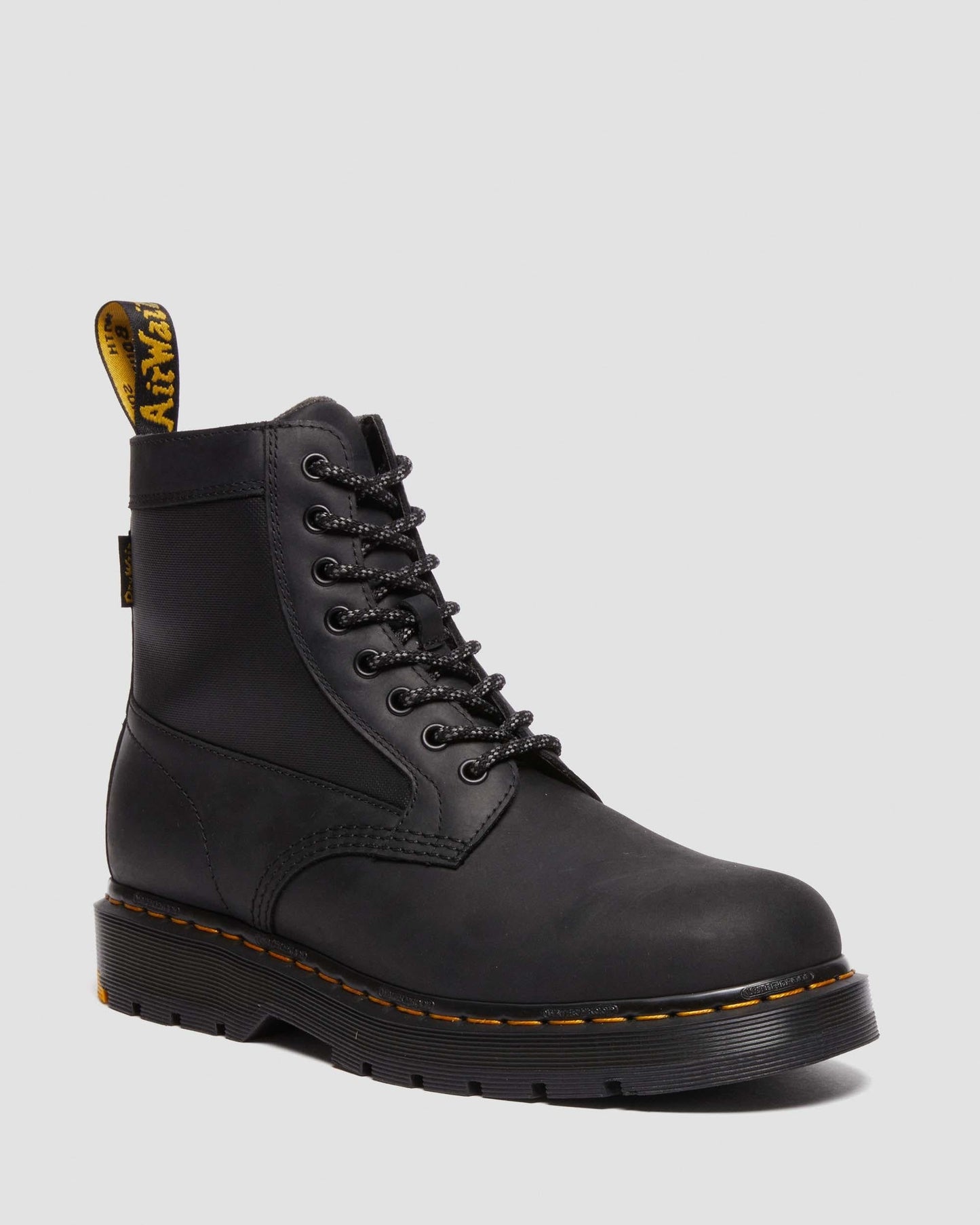 https://cdn.media.amplience.net/i/drmartens/31190001.80.jpg