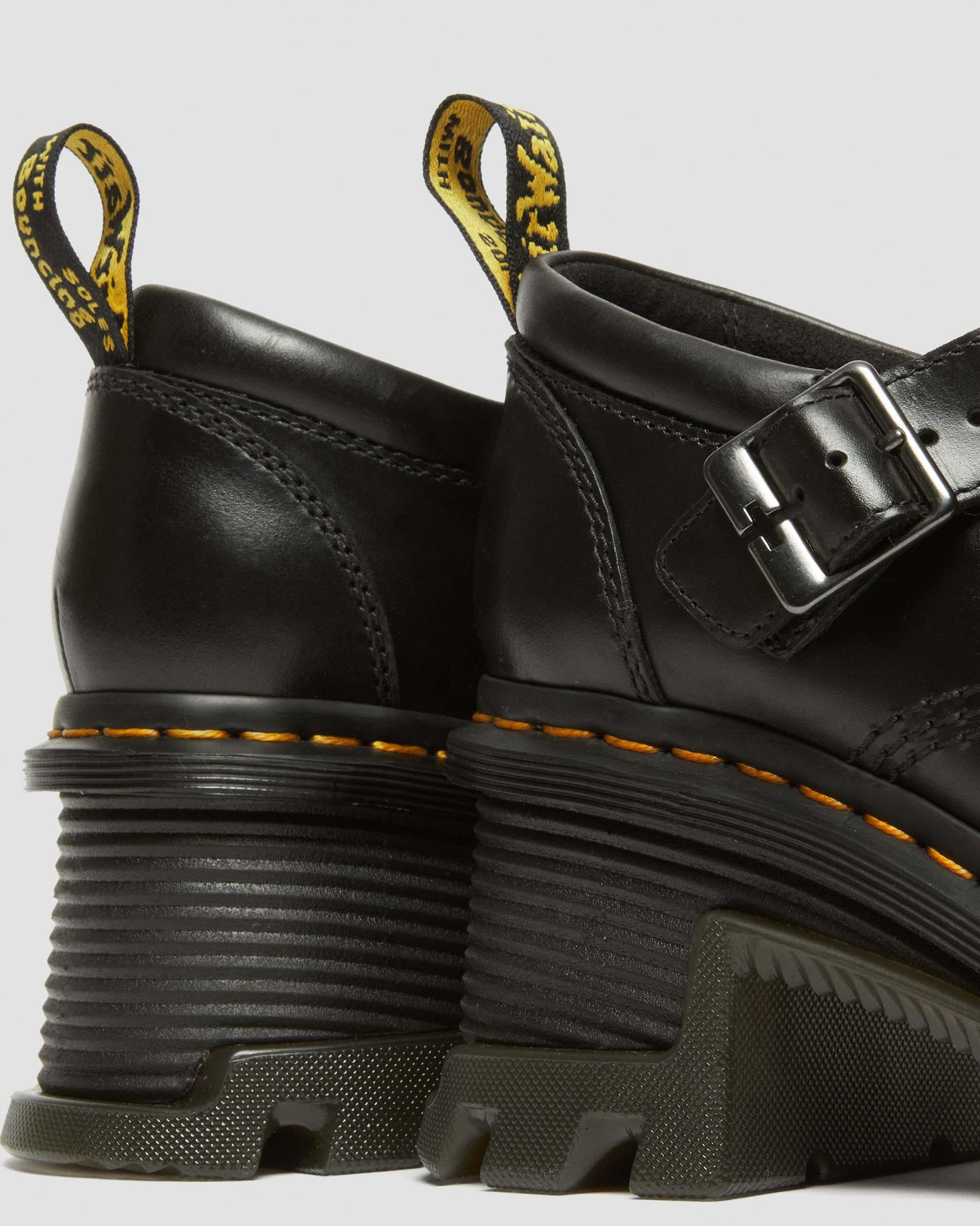 https://cdn.media.amplience.net/i/drmartens/31494001.82.jpg