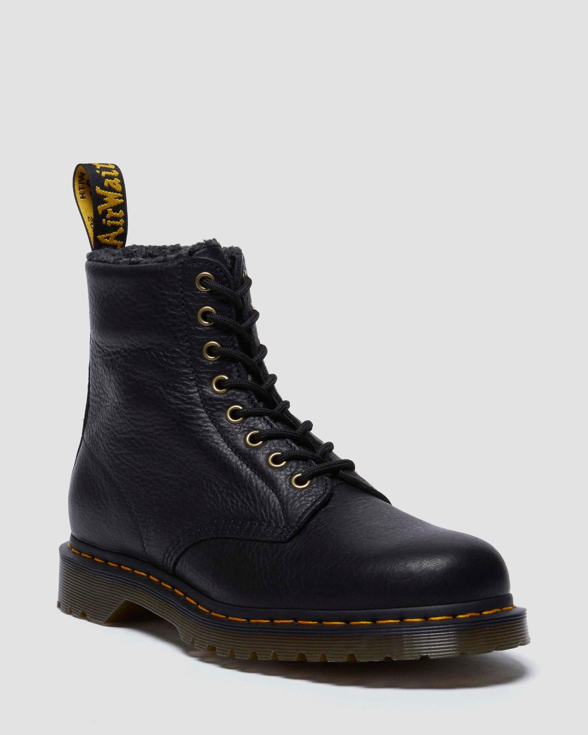 https://cdn.media.amplience.net/i/drmartens/31873001.80.jpg