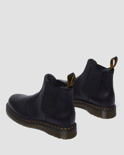 https://cdn.media.amplience.net/i/drmartens/31874001.84.jpg