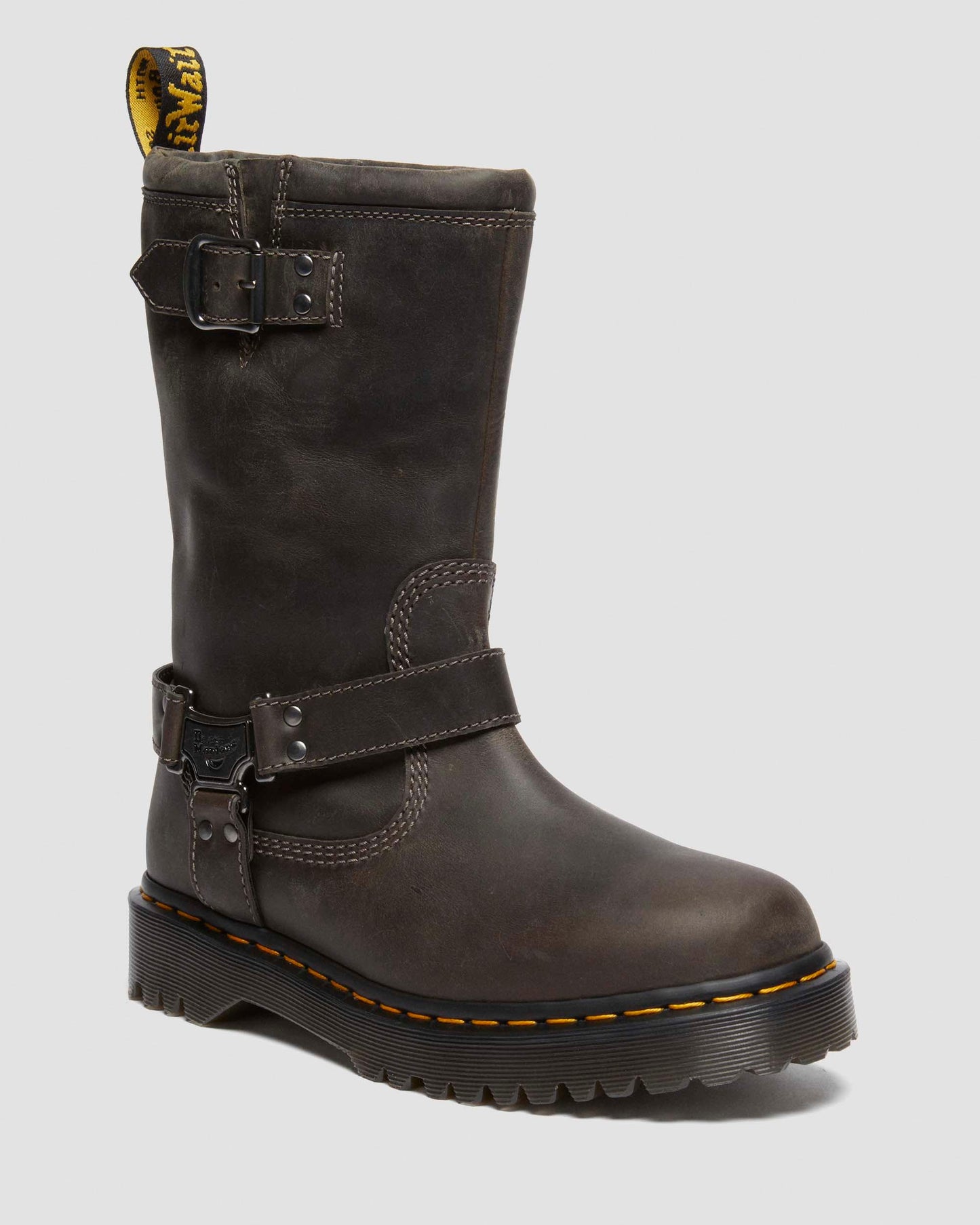 https://cdn.media.amplience.net/i/drmartens/31901057.80.jpg