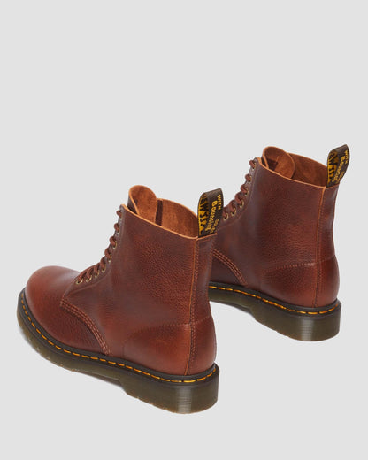 https://cdn.media.amplience.net/i/drmartens/31976253.85.jpg